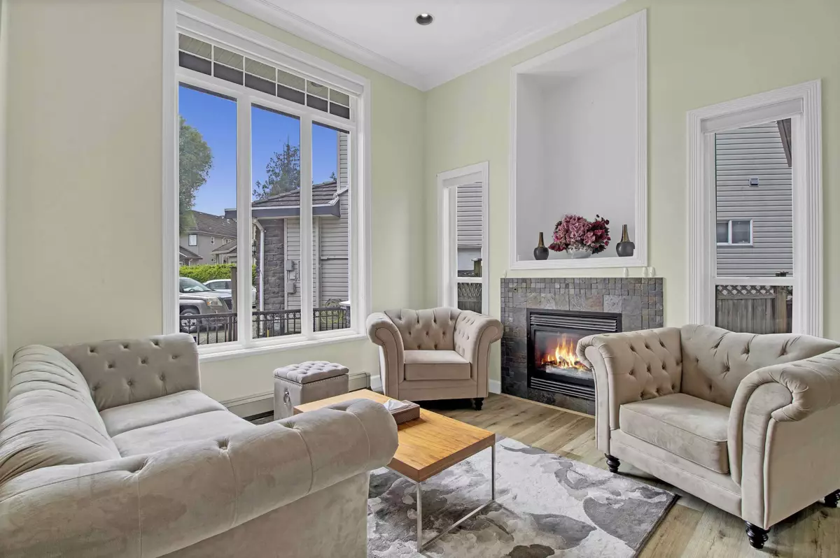 Dining Area Photo of 14845 72a Avenue, Surrey, BC
