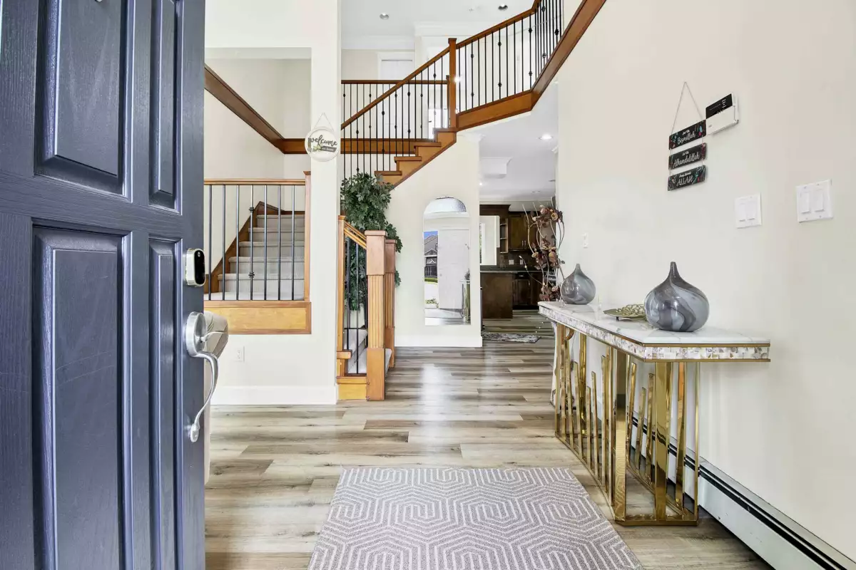 Family Room Photo of 14845 72a Avenue, Surrey, BC