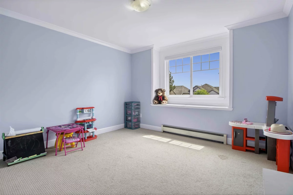 Front Yard Photo of 14845 72a Avenue, Surrey, BC