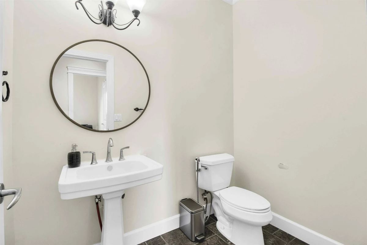 Guest Bathroom Photo of 14845 72a Avenue, Surrey, BC