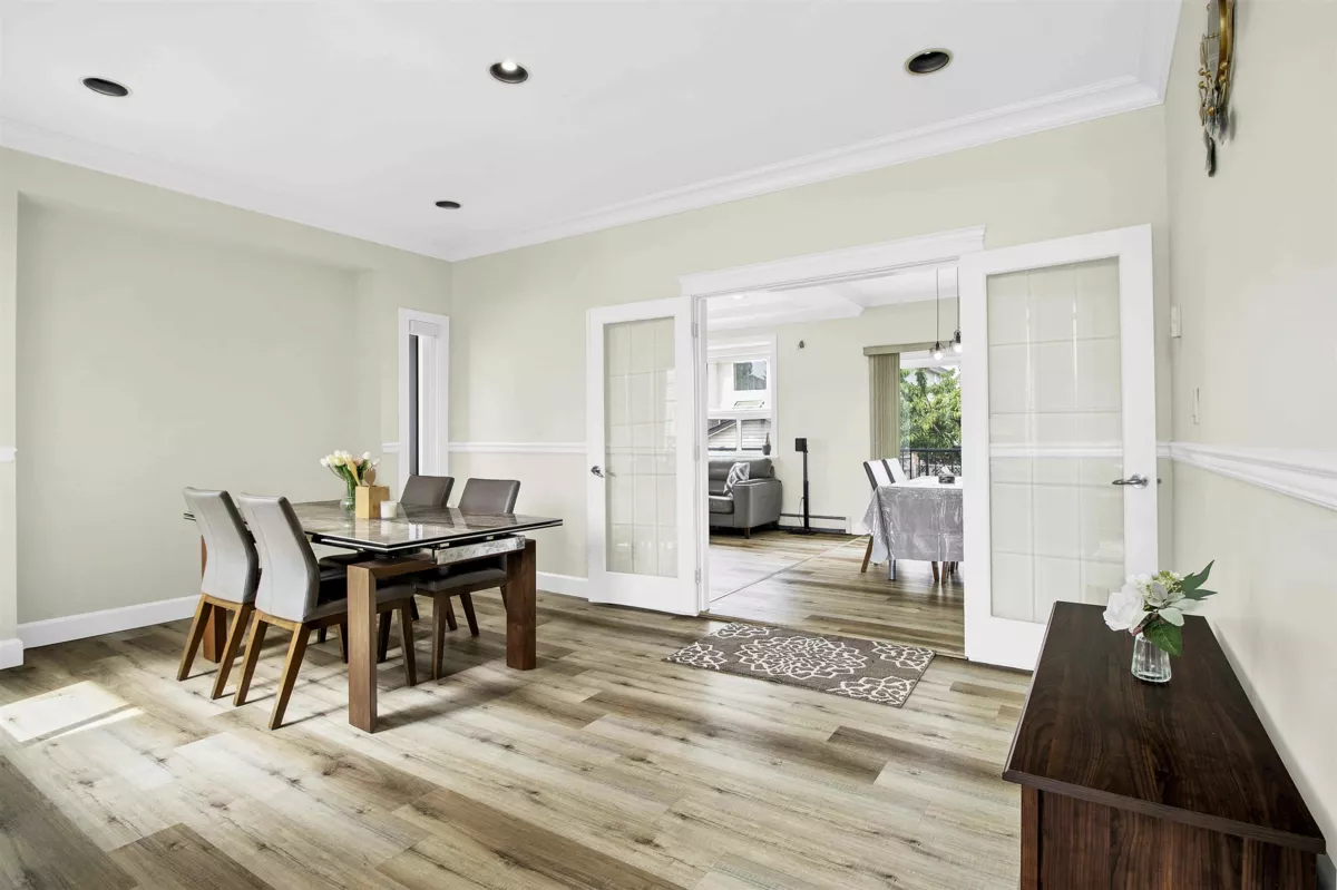 Kitchen Island Photo of 14845 72a Avenue, Surrey, BC