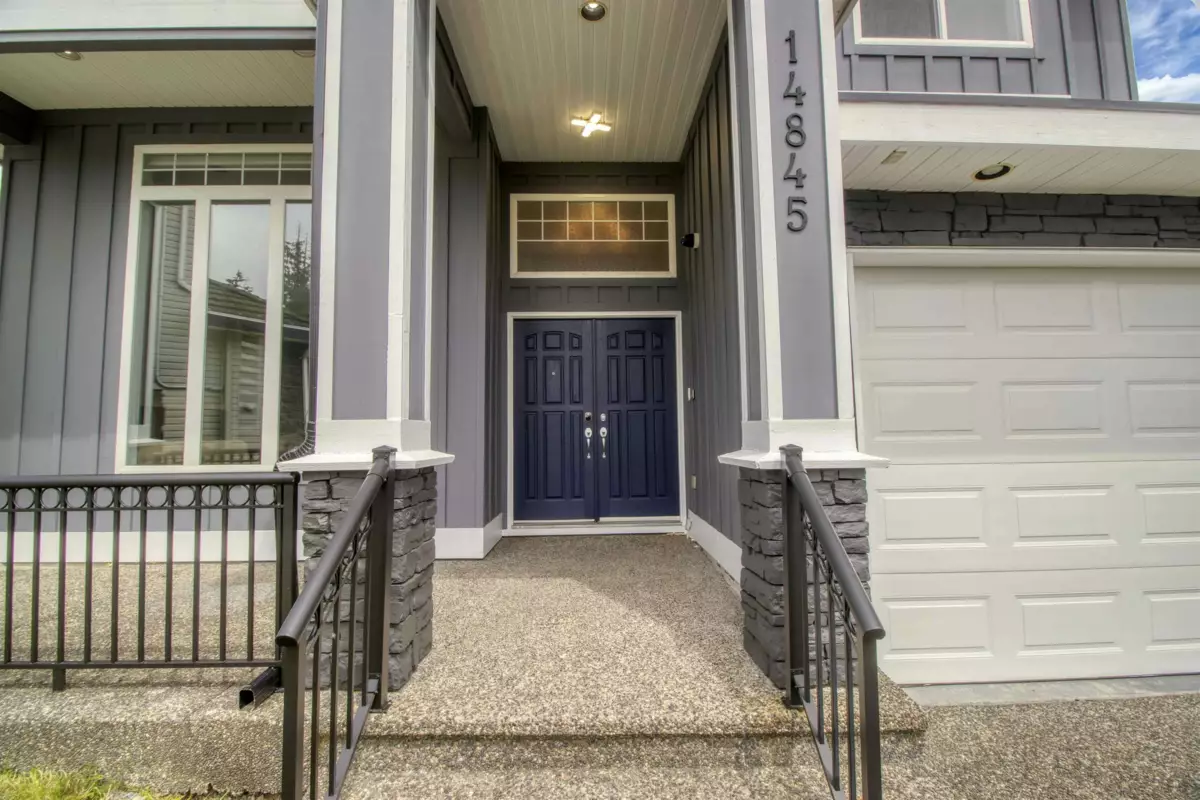 Living Room Photo of 14845 72a Avenue, Surrey, BC
