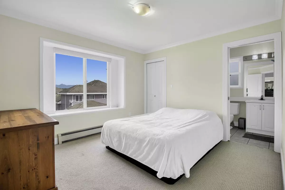 Outdoor Deck Photo of 14845 72a Avenue, Surrey, BC