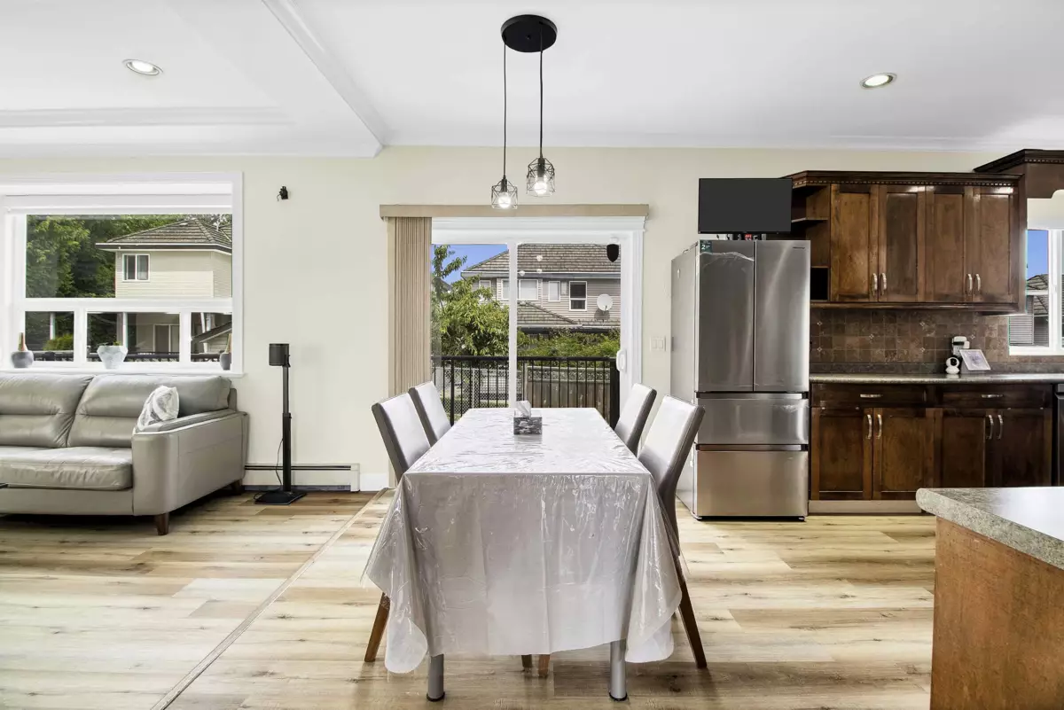 Primary Bathroom Photo of 14845 72a Avenue, Surrey, BC