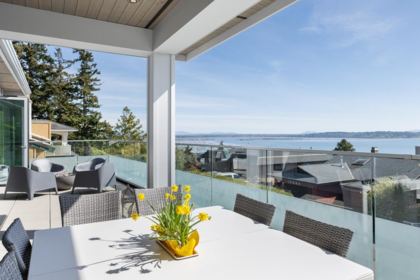 15374 Royal Avenue, White Rock, BC, White Rock — Single Family Residence for sale