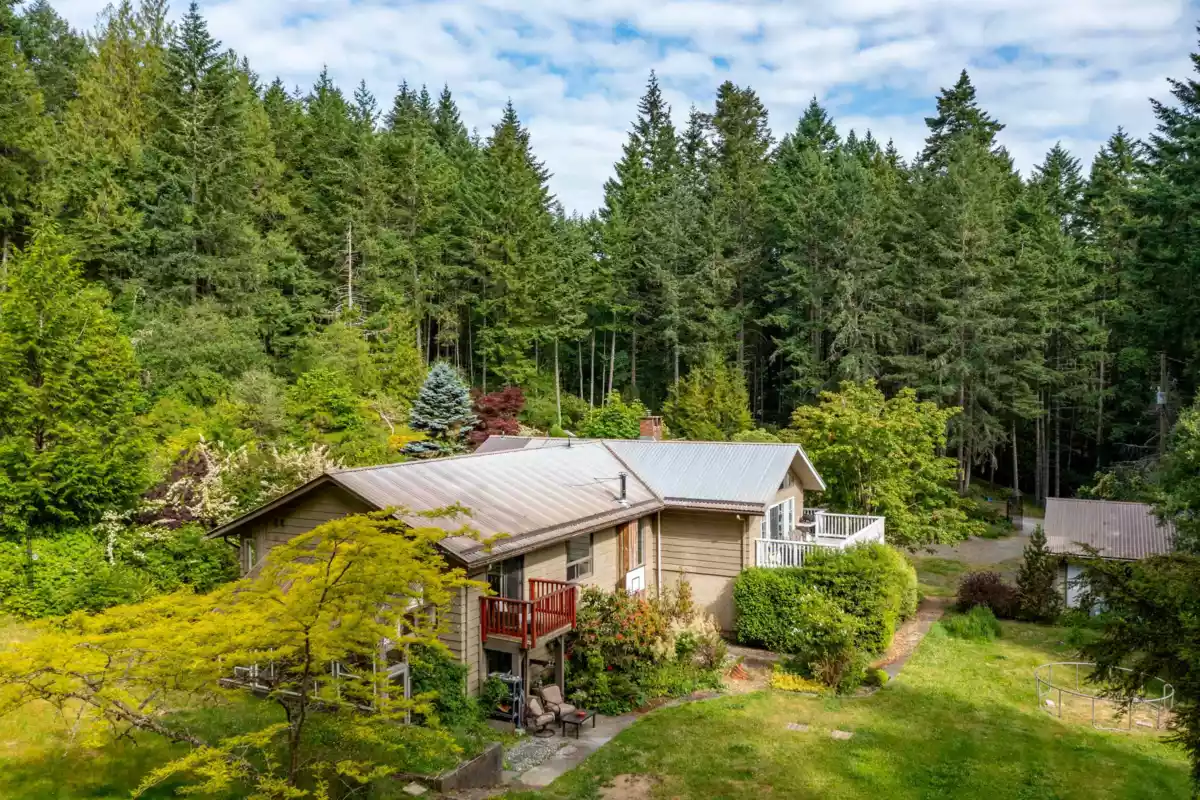 Family Room Photo of 211 Morgan Road, Galiano Island, BC