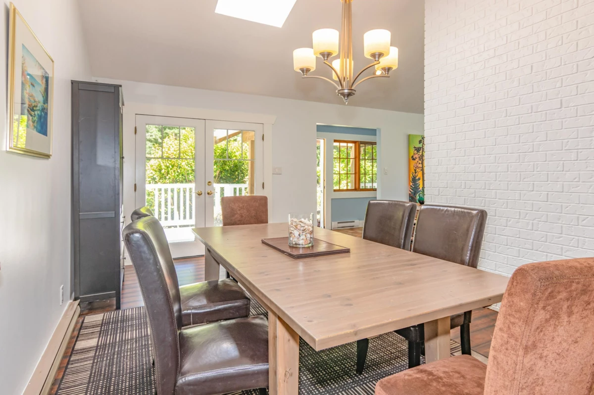 Walk-In Closet Photo of 211 Morgan Road, Galiano Island, BC