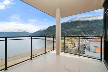 704 120 Esplanade Avenue, Harrison Hot Springs, BC, Harrison Hot Springs — Apartment/Condo for sale