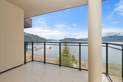704 120 Esplanade Avenue, Harrison Hot Springs, BC, Harrison Hot Springs — Apartment/Condo for sale