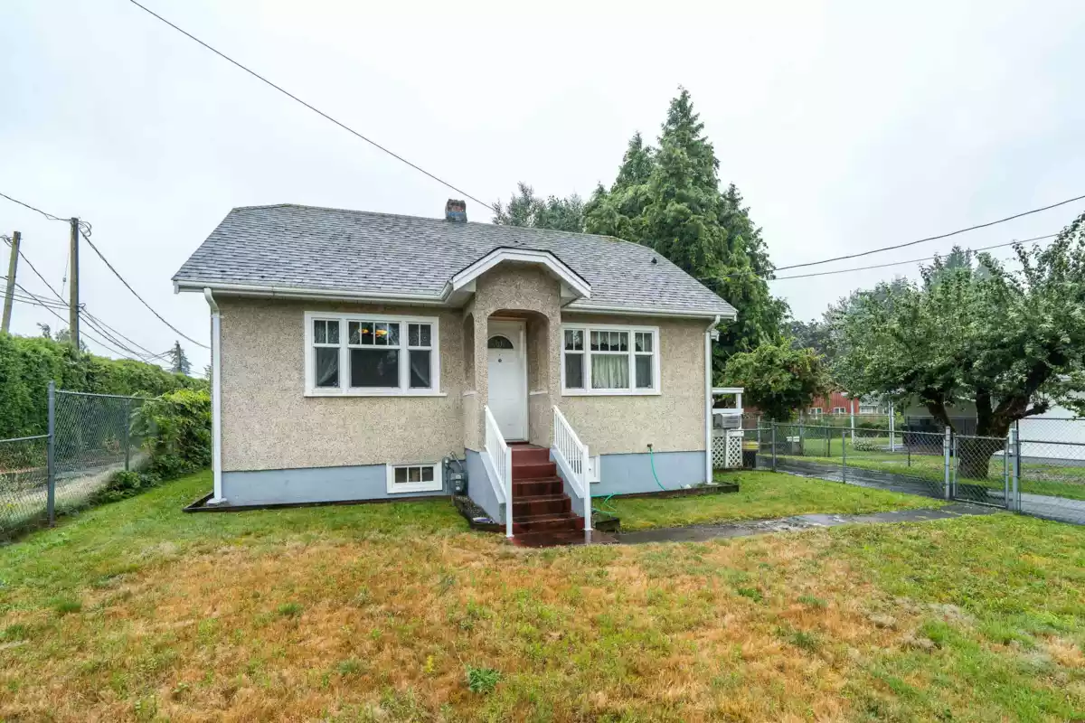 Exterior Front Photo of 33884 Mayfair Avenue, Abbotsford, BC