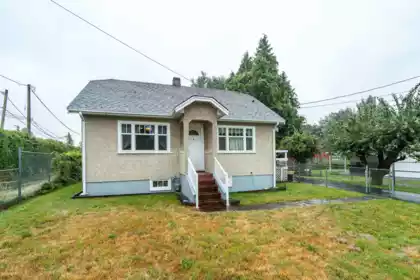 33884 Mayfair Avenue, Abbotsford, BC, Central Abbotsford — 2 bed single family residence for sale