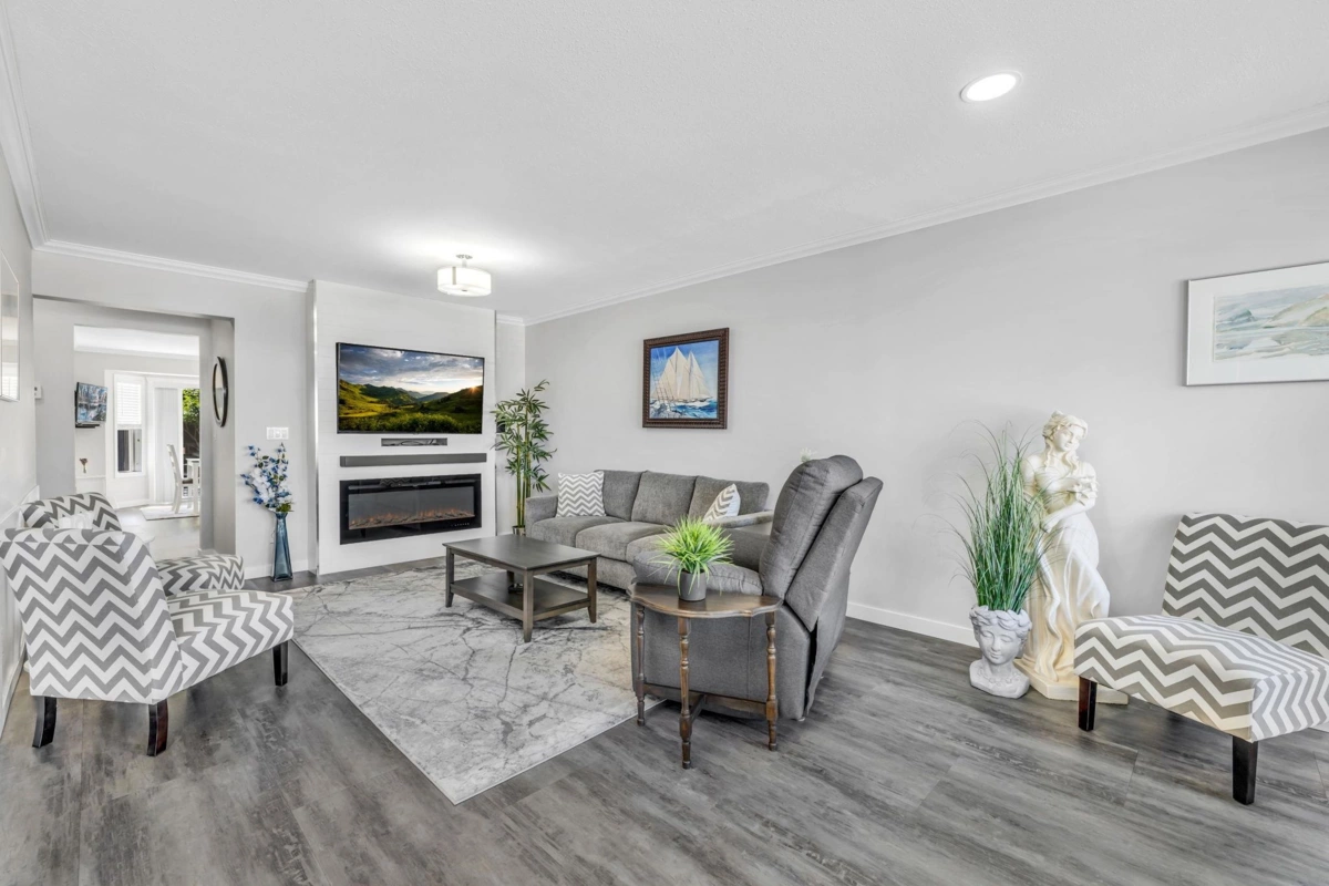 Family Room Photo of 2 45156 Cumberland Avenue, Chilliwack, BC