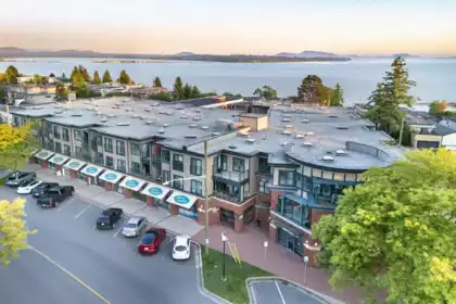 303 15210 Pacific Avenue, White Rock, BC, White Rock — Apartment/Condo for sale