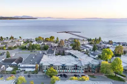 303 15210 Pacific Avenue, White Rock, BC, White Rock — Apartment/Condo for sale