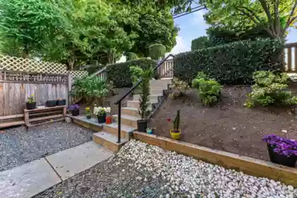 Front Yard Photo of 25 14462 61a Avenue, Surrey, BC