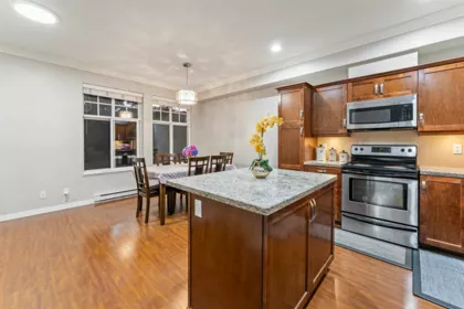 Kitchen Photo of 25 14462 61a Avenue, Surrey, BC
