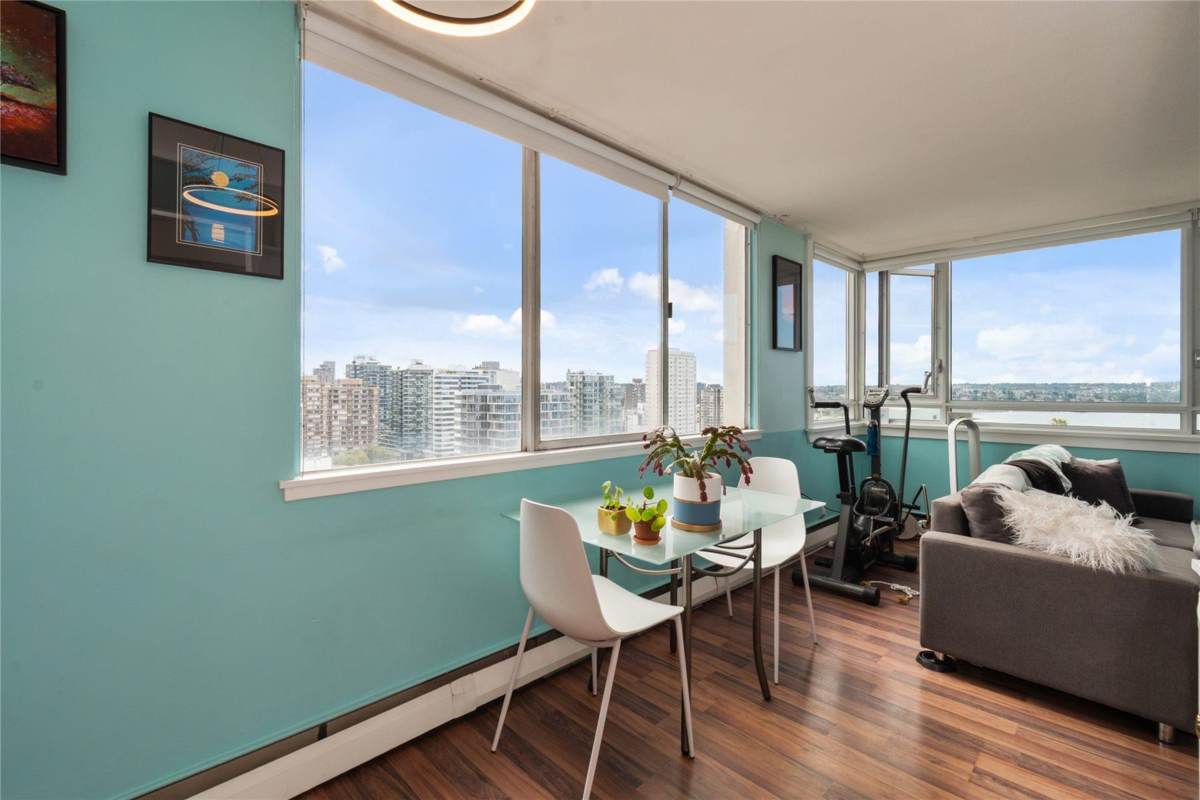 Kitchen Photo of 2402 1850 Comox Street, Vancouver, BC