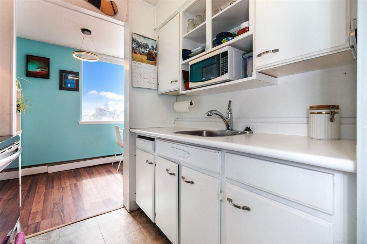 Primary Bedroom Photo of 2402 1850 Comox Street, Vancouver, BC