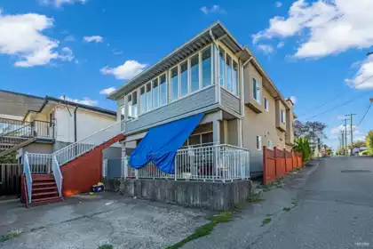 Staircase Photo of 180 E 62nd Avenue, Vancouver, BC