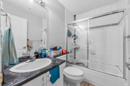 180 E 62nd Avenue, Vancouver, BC, Vancouver — Single Family Residence for sale