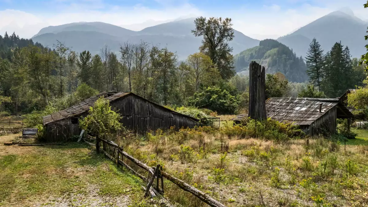 Front Yard Photo of 55270 Chilliwack Bench Fsr Road, Chilliwack, BC