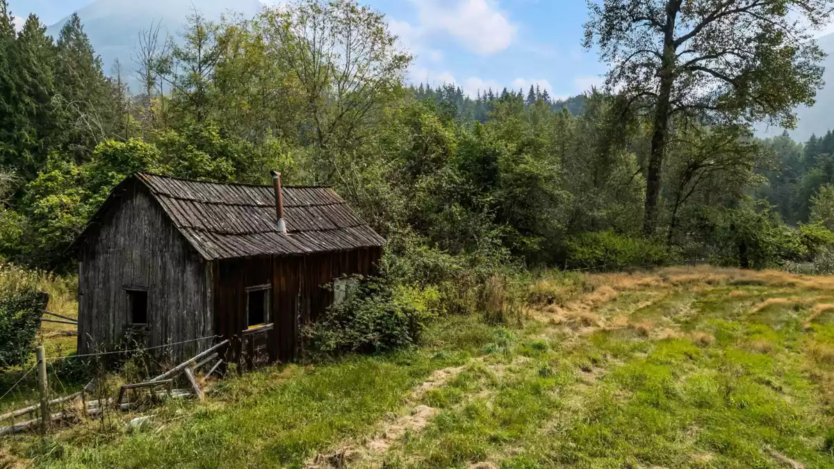 Hot Tub / Spa Photo of 55270 Chilliwack Bench Fsr Road, Chilliwack, BC