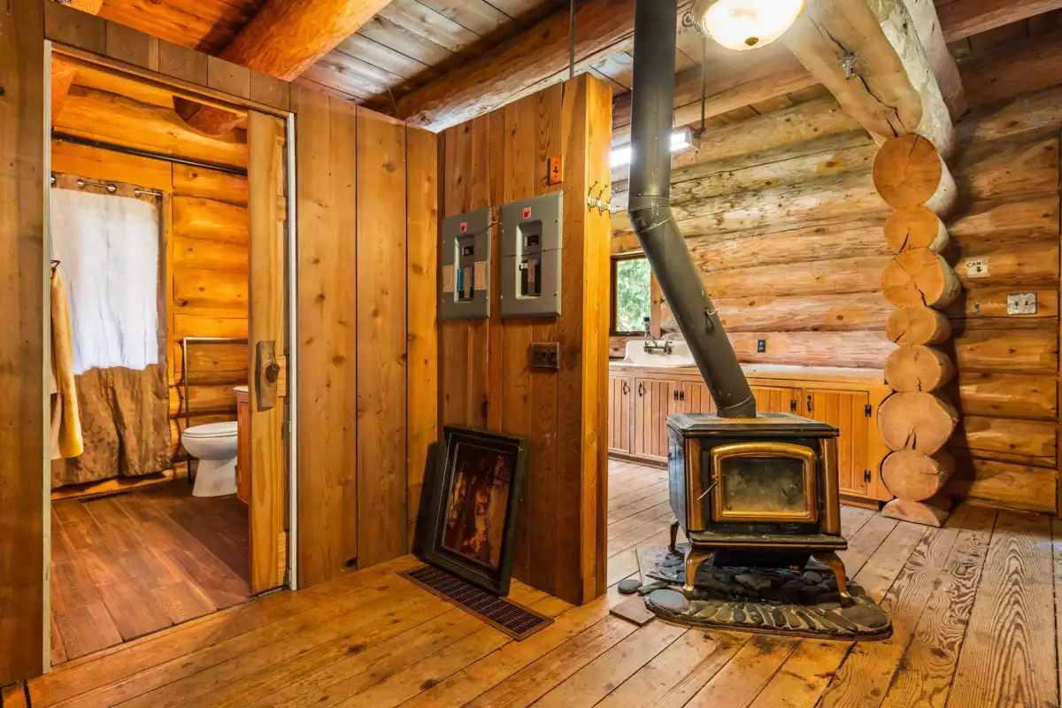 Primary Bedroom Photo of 55270 Chilliwack Bench Fsr Road, Chilliwack, BC