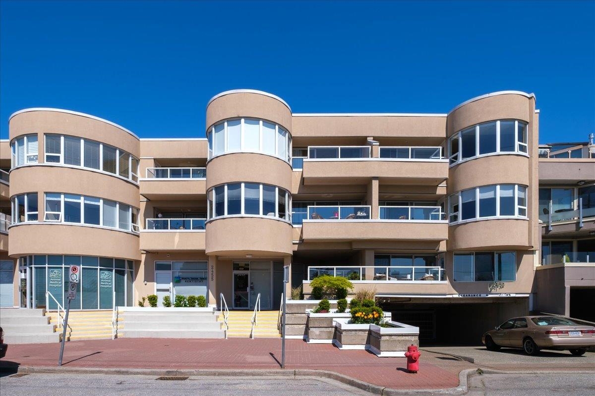 Exterior Front Photo of 302 2455 Bellevue Avenue, West Vancouver, BC