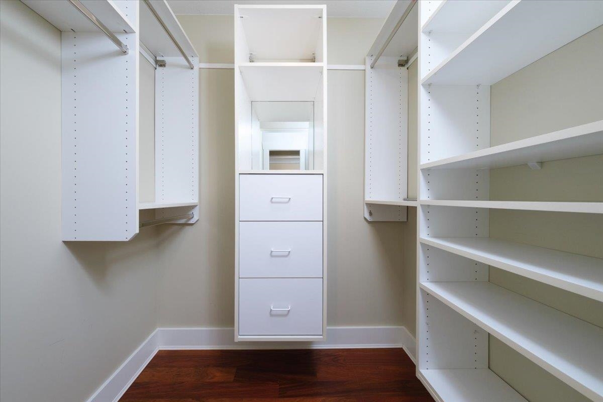 Guest Bathroom Photo of 302 2455 Bellevue Avenue, West Vancouver, BC