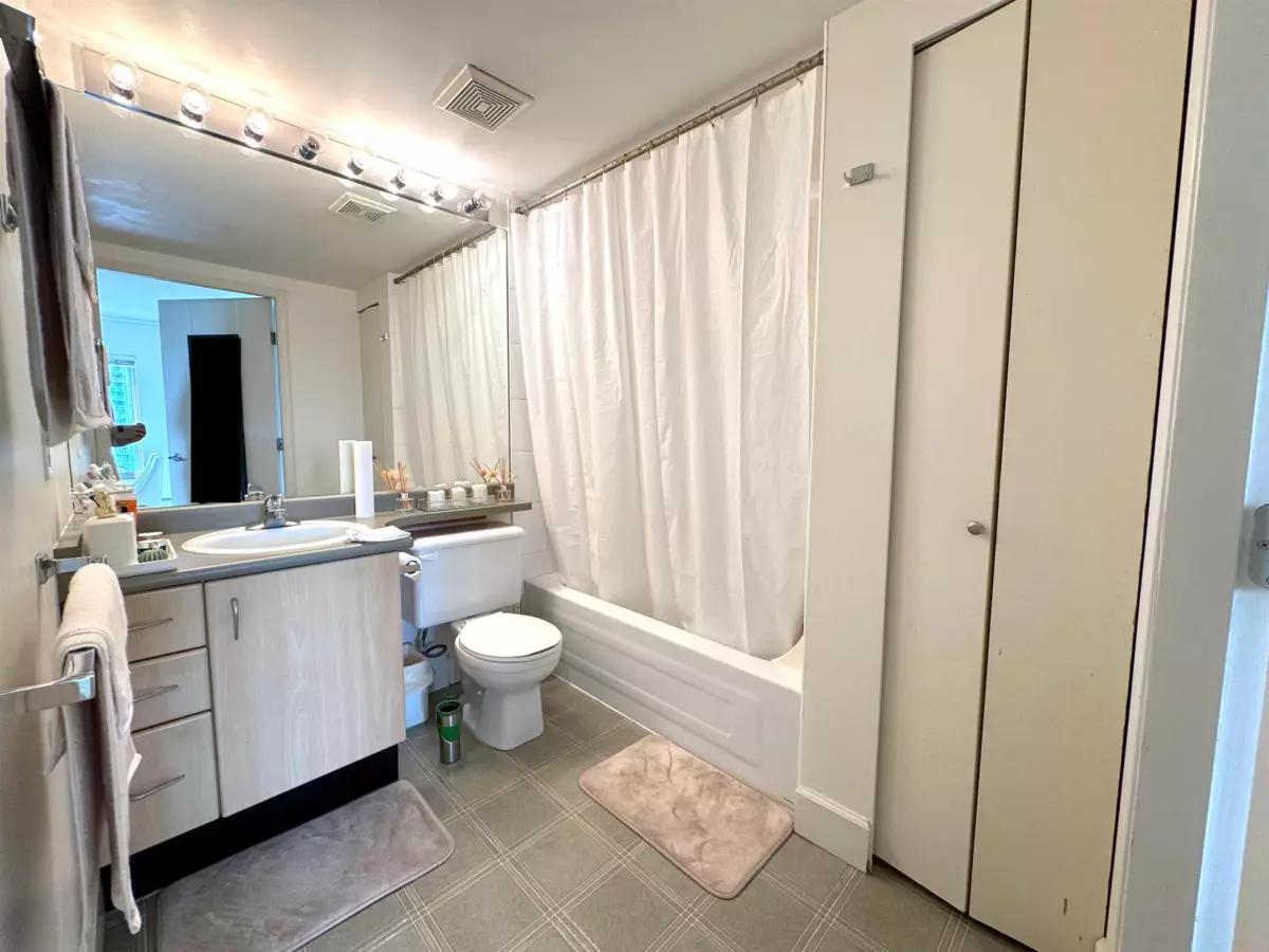 Bedroom 2 Photo of 1503 121 W 15th Street, North Vancouver, BC