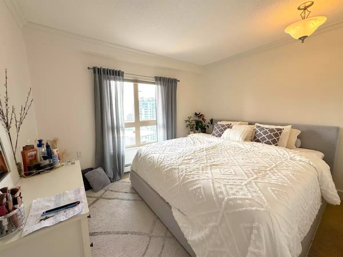 Primary Bathroom Photo of 1503 121 W 15th Street, North Vancouver, BC