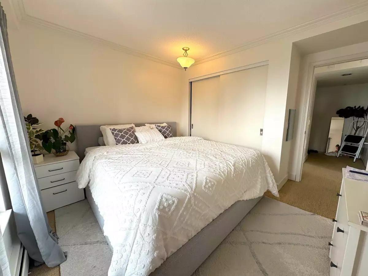 Walk-In Closet Photo of 1503 121 W 15th Street, North Vancouver, BC