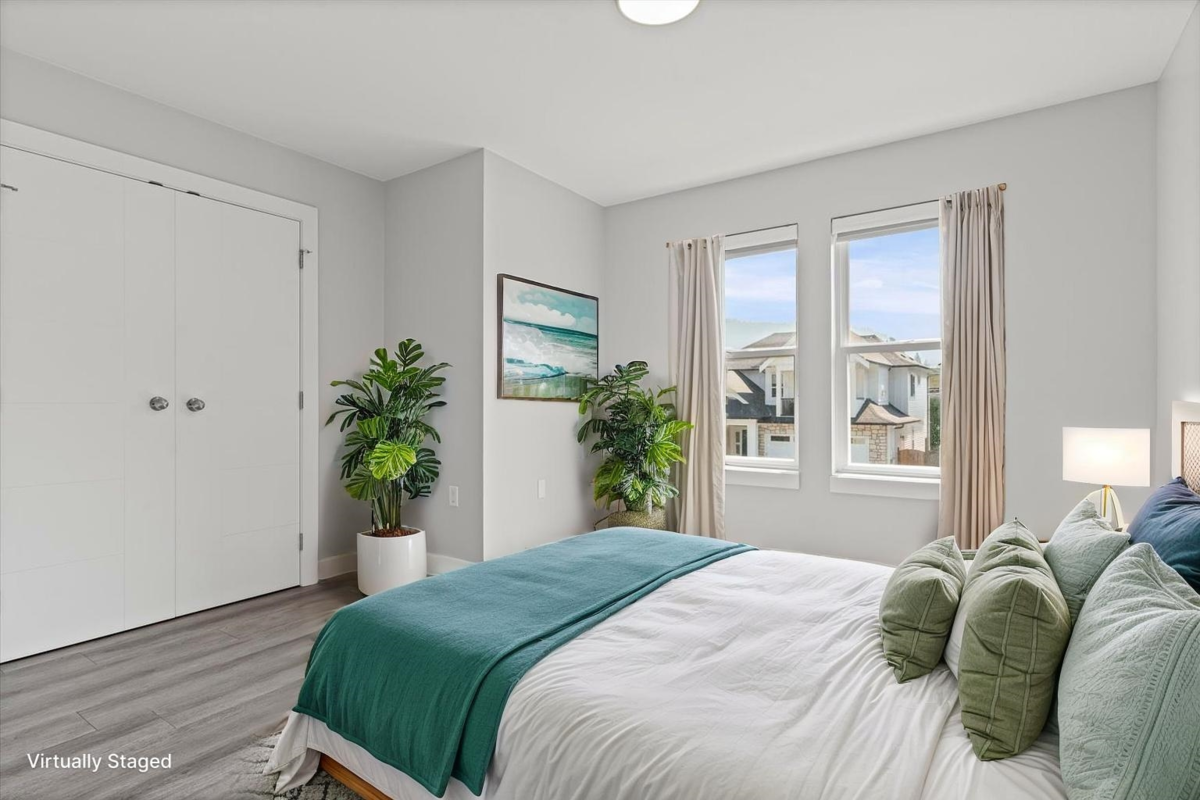 Entry Foyer Photo of 853 Willow Place, Harrison Hot Springs, BC