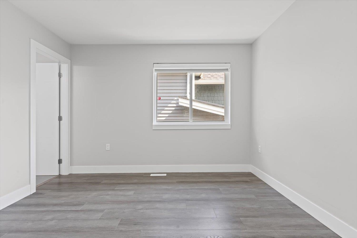 Staircase Photo of 853 Willow Place, Harrison Hot Springs, BC