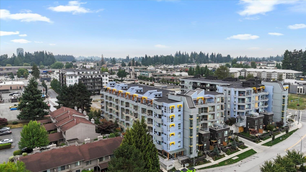 Backyard Photo of 509 32838 Landeau Place, Abbotsford, BC