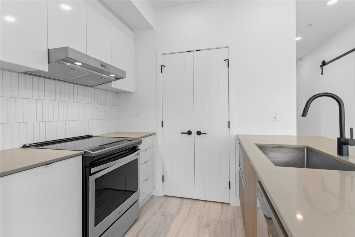 Bedroom 3 Photo of 509 32838 Landeau Place, Abbotsford, BC