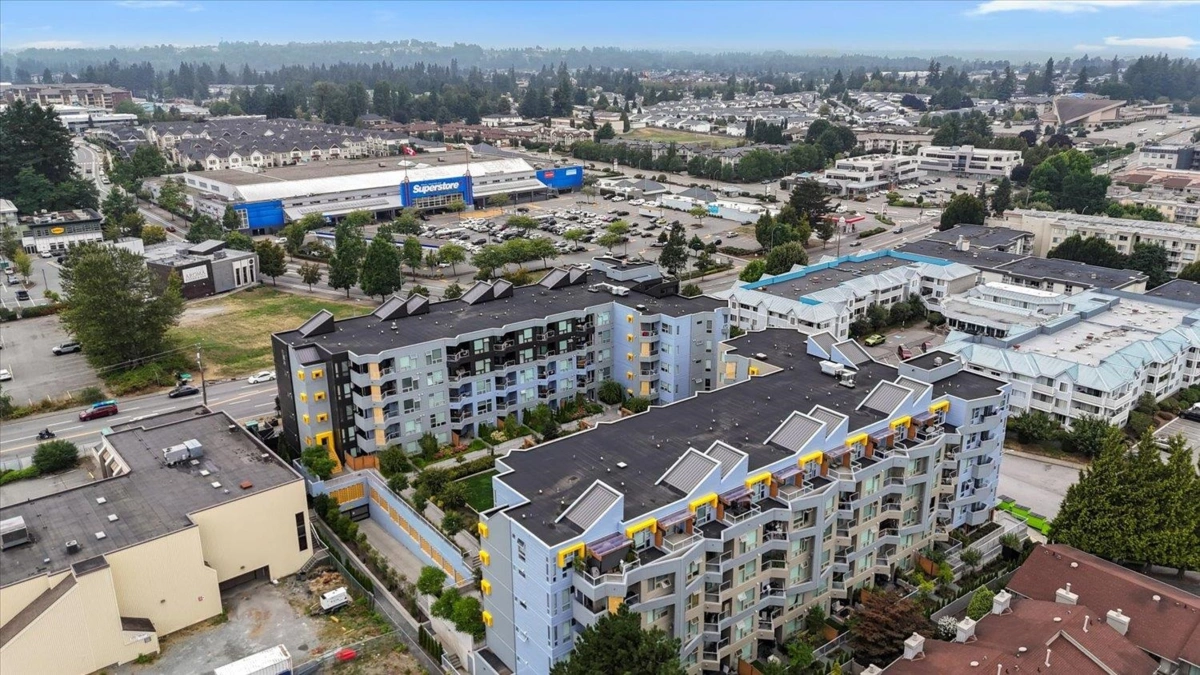 Garden / Landscaping Photo of 509 32838 Landeau Place, Abbotsford, BC