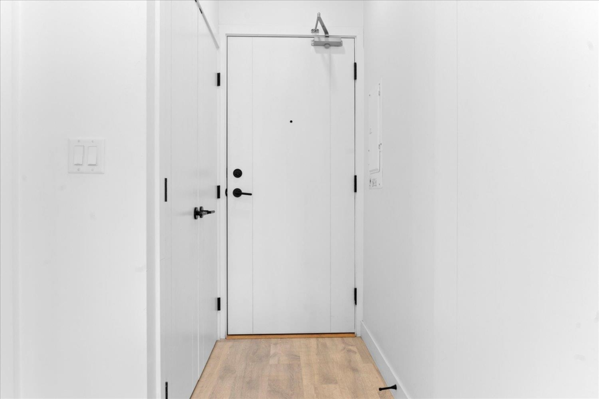 Living Room Photo of 509 32838 Landeau Place, Abbotsford, BC