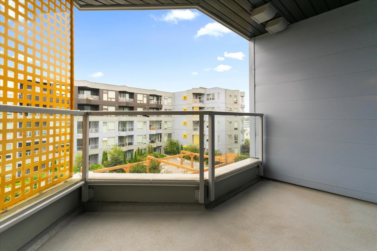 Staircase Photo of 509 32838 Landeau Place, Abbotsford, BC