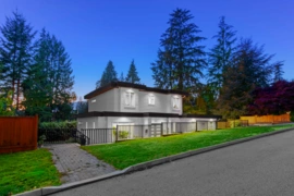 4935 Cedarcrest Avenue, North Vancouver, BC