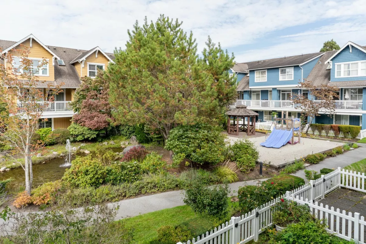 Hot Tub / Spa Photo of 40 3088 Francis Road, Richmond, BC