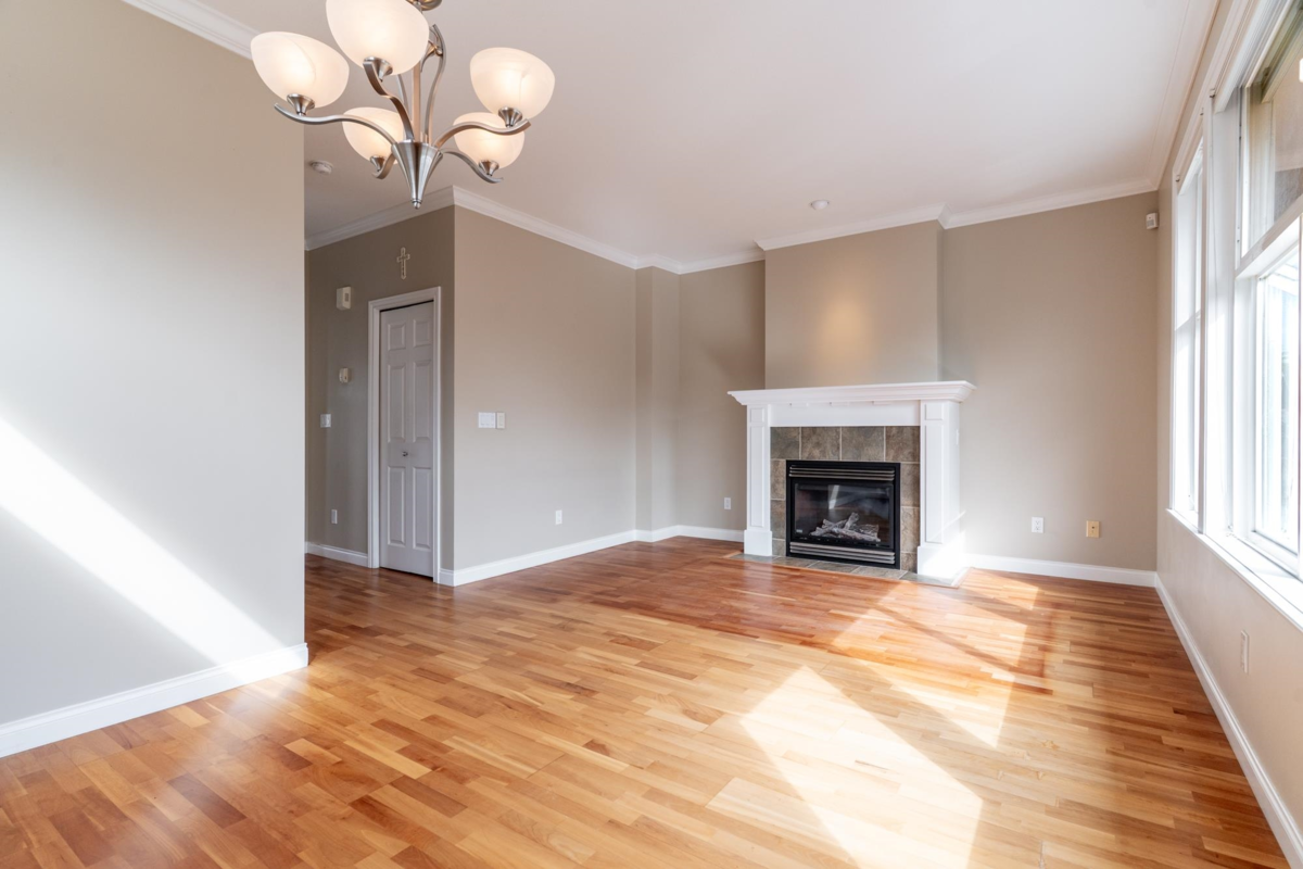 Kitchen Island Photo of 40 3088 Francis Road, Richmond, BC