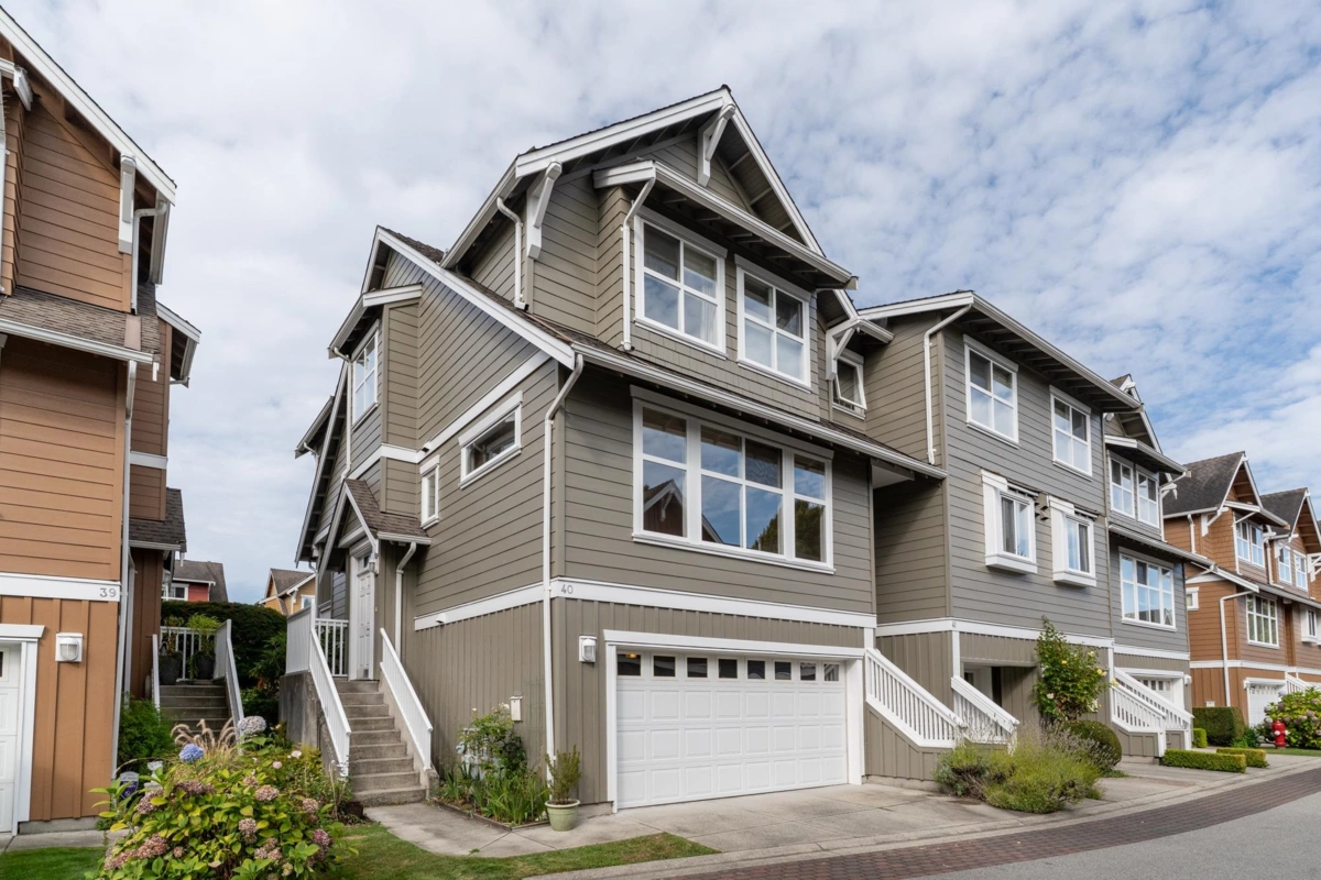 Living Room Photo of 40 3088 Francis Road, Richmond, BC