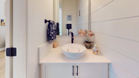 Kitchen Island Photo of 2 5528 148 Street, Surrey, BC