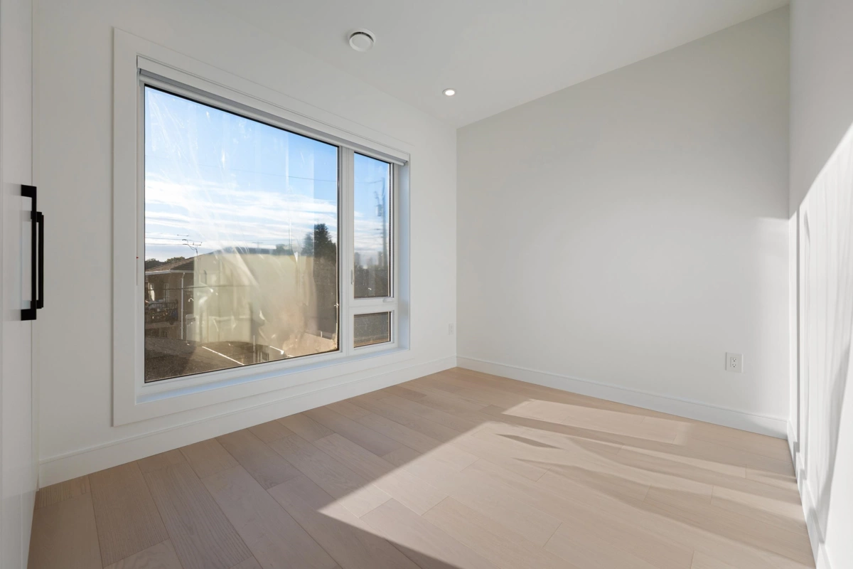 Bedroom 3 Photo of 2 6933 Prince Edward Street, Vancouver, BC