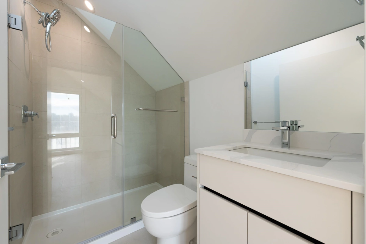 Laundry Room Photo of 2 6933 Prince Edward Street, Vancouver, BC