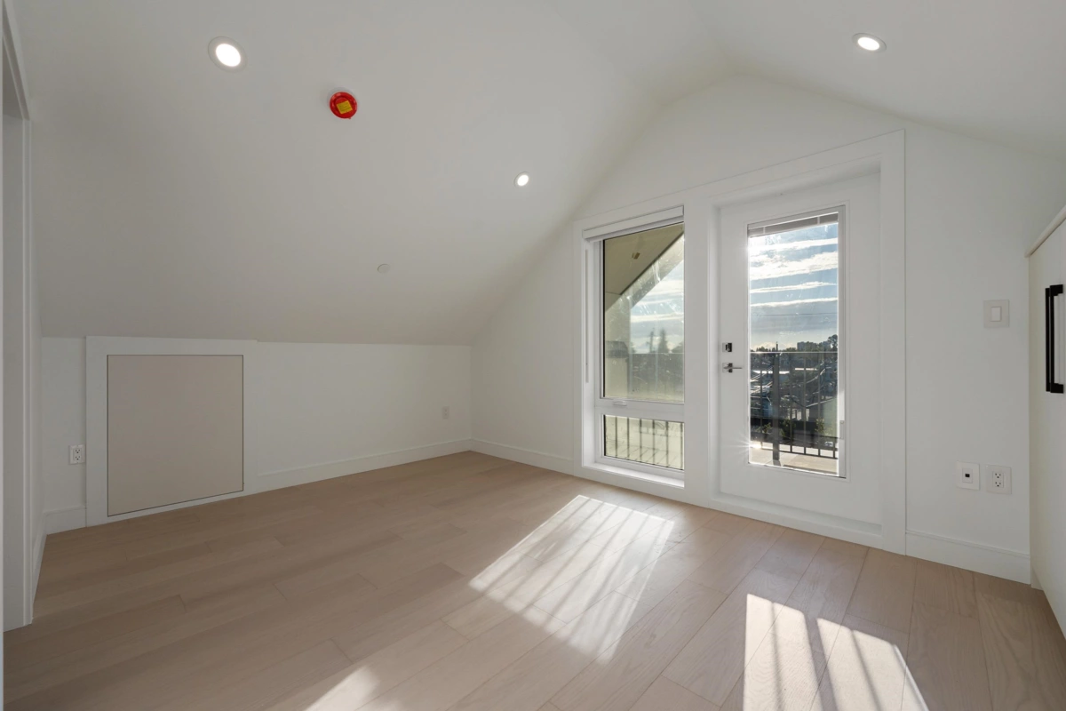 Loft / Bonus Room Photo of 2 6933 Prince Edward Street, Vancouver, BC