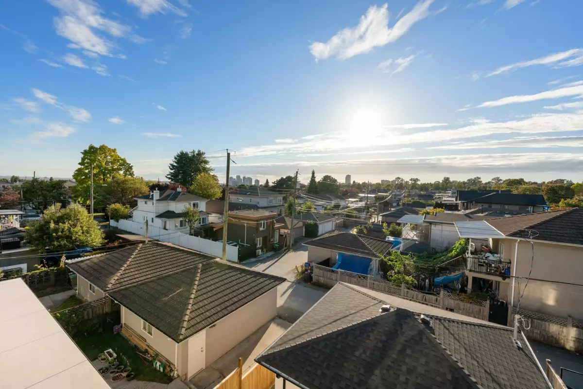 Outdoor Deck Photo of 2 6933 Prince Edward Street, Vancouver, BC