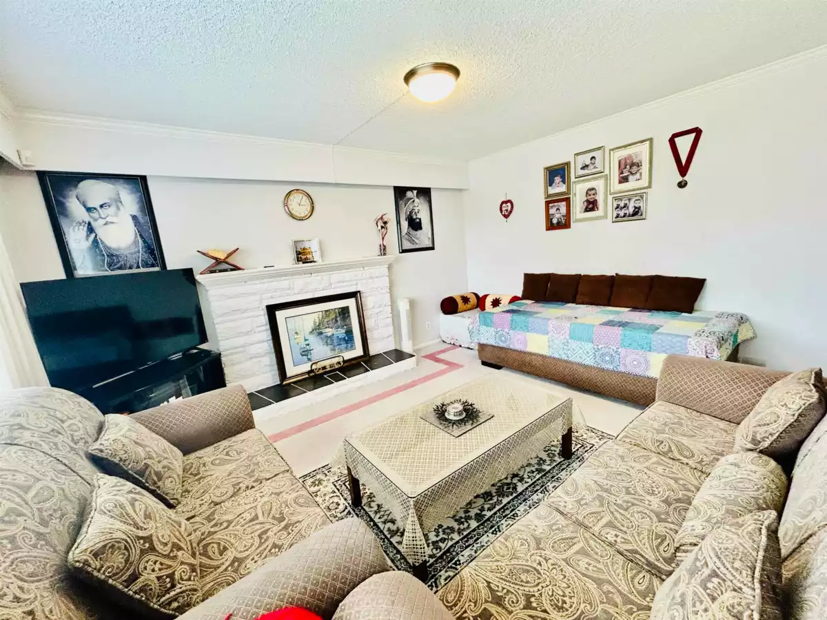 Breakfast Nook Photo of 10540 Seaway Road, Richmond, BC