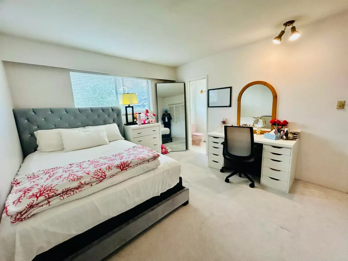 Garage Interior Photo of 10540 Seaway Road, Richmond, BC